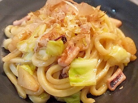 イカジャガ入り♪バター醤油焼きうどん